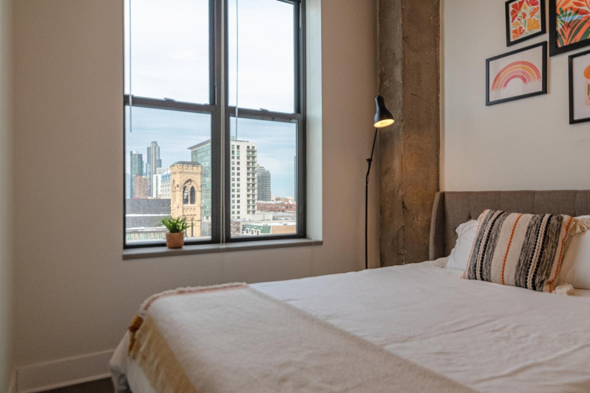 Modern 2Br Loft With Amazing City Skyline View And Optional Parking For 8 Guests Near Mccormick Place And Soldier Field Σικάγο Εξωτερικό φωτογραφία